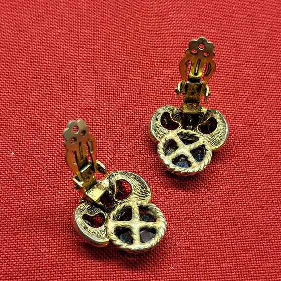 Vintage Gold Tone Green and Blue Rhinestones Clip Earrings - Picture 8 of 9